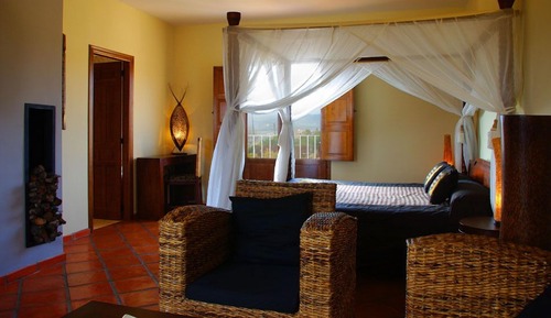 Junior Studio Suite, 1 King Bed, Jetted Tub, Tower