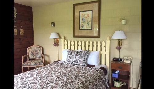 Honeymoon Room, 1 Queen Bed, Refrigerator & Microwave, Garden View