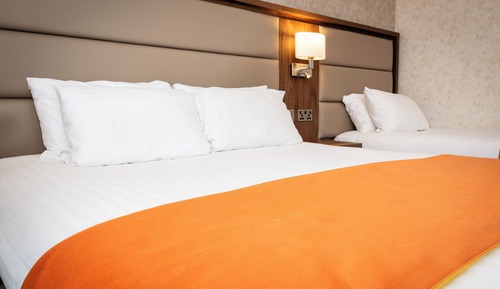 Junior Suite Two bedrooms One Bathroom