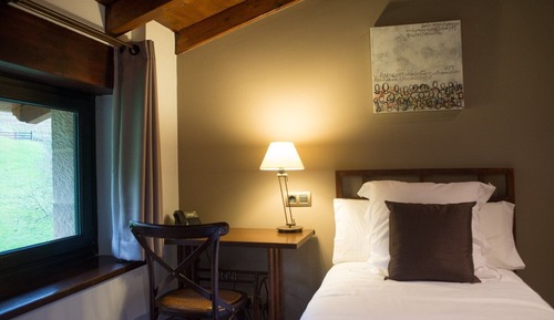 Single Room, Mountain View