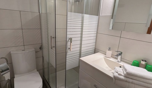 Double Room, 1 Queen Bed