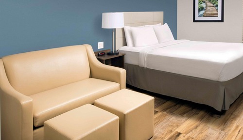 Standard Studio, 1 Queen Bed, Kitchen
