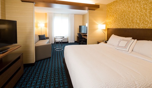 Suite, 1 King Bed with Sofa bed (Mobility Accessible, Tub)