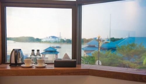 Deluxe Tatami Double (Window)