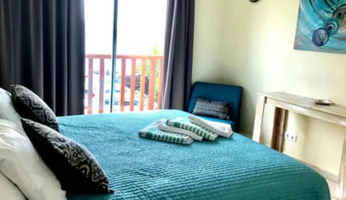 Deluxe Condo, 2 Bedrooms, Partial Ocean View