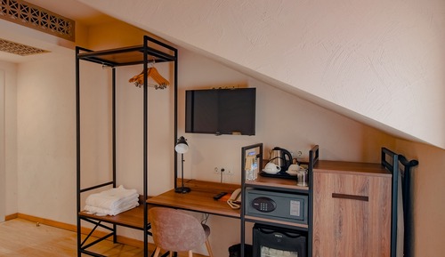 Standard Double or Twin Room, 1 Bedroom, Balcony, Mountain View