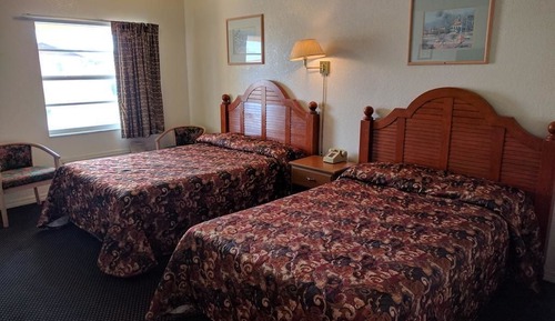 Basic Room, 2 Double Beds, Smoking