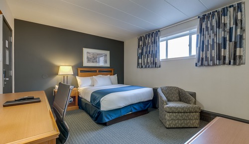 Economy Room, 1 Queen Bed (Obstructed View)