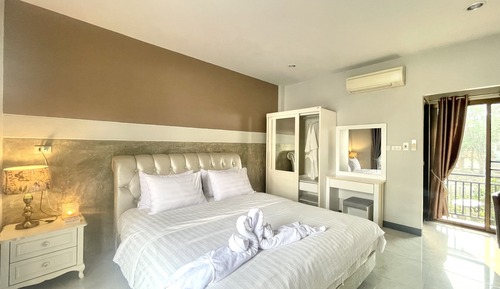 Deluxe Room, 1 King Bed, Non Smoking