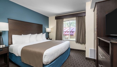 Suite, 1 King Bed, Non Smoking