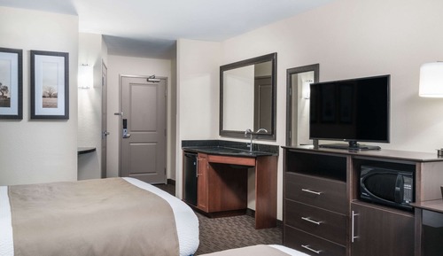 Deluxe Room, 2 Queen Beds, Non Smoking