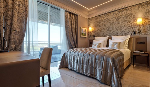 Penthouse Suite