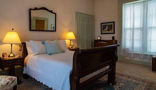 Premier Suite, 1 Queen Bed, Garden View