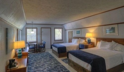 Standard Room, 2 Double Beds, Non Smoking (Efficiency Double)