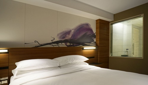Superior Room, 2 Twin Beds, City View