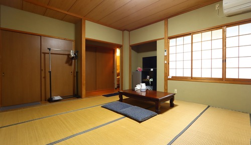 Japanese Style Room with private Bath/Toilet (10 tatami mats)