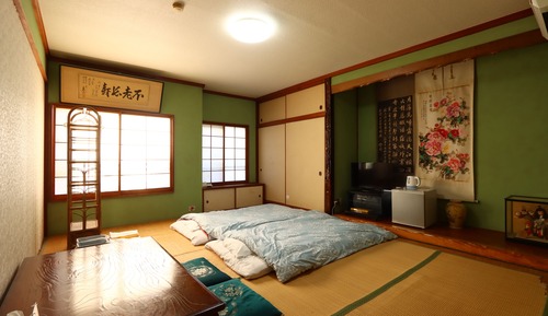Japanese Style Room with Shared Bath/Toilet (10 tatami mats)