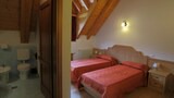 Twin Room, 2 Twin Beds, Mountain View