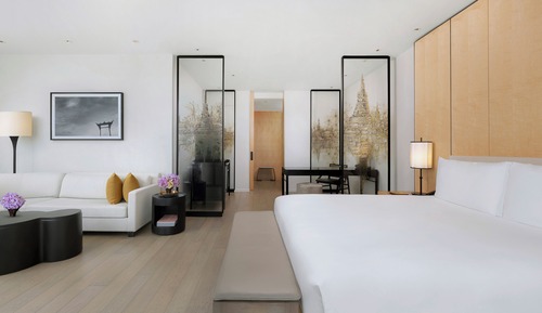 Room, 1 King Bed, Corner