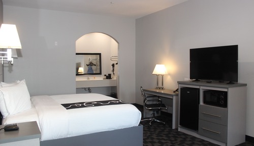 Standard Room, 1 King Bed