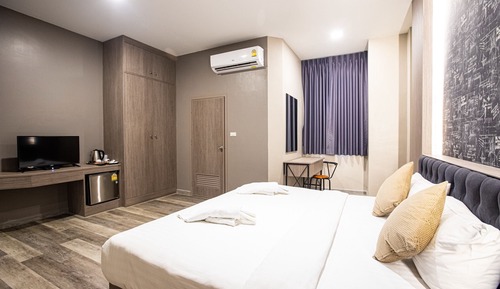 Deluxe King Room 