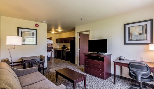 Suite, 1 King Bed, Accessible, Non Smoking