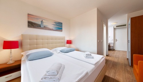 Superior Studio, 1 King Bed, Terrace, Partial Ocean View