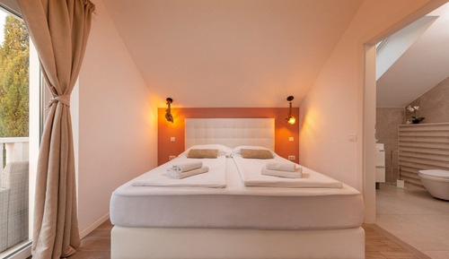 Luxury Studio, 1 King Bed, Terrace, Pool View