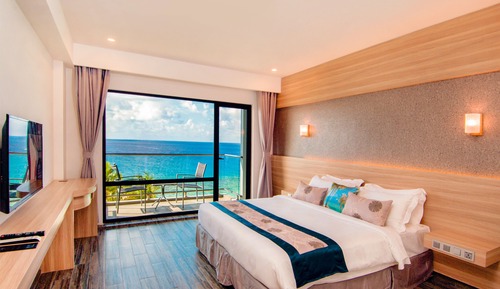 Honeymoon Room with Balcony and Seaview
