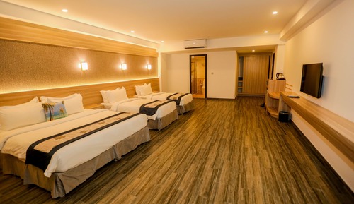 Deluxe Quadruple Room