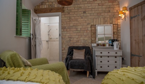 Twin Room (The Old Kennel)