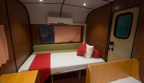 Caravan Family Room