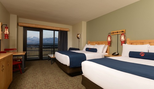 Deluxe Queen Suite - Water Park Included