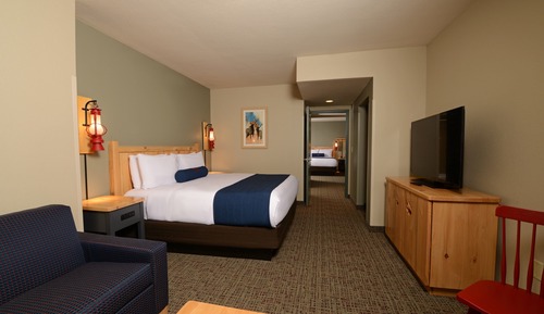 Majestic Wolf Suite with Balcony - Water Park Included