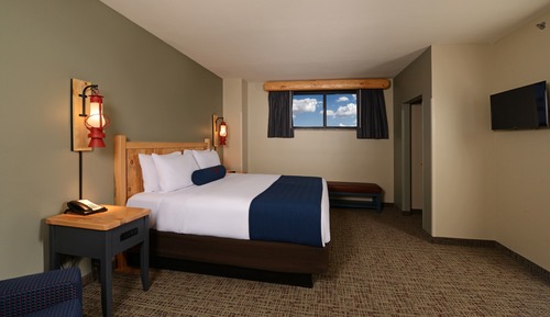 Royal Wolf Suite - Water Park Included
