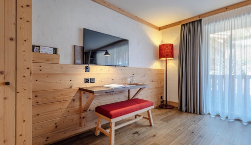 Junior Suite, Balcony, Mountain View