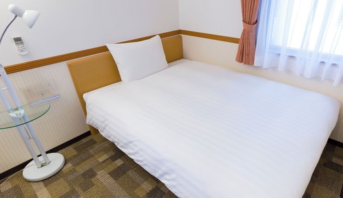 Single Room, Smoking