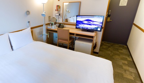 Double Room, Smoking