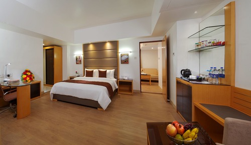 Suite, 1 King Bed, Accessible, City View