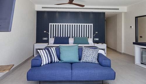 Junior Suite Swim Up