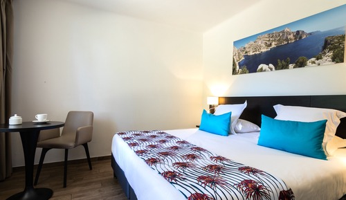 Superior Room, Partial Sea View