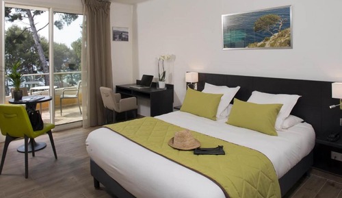 Superior Room, terrace Countryside View
