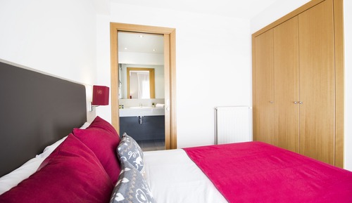 Two-Bedroom Apartment with Balcony And Mountain Views (5 minutes driving to the ski area)