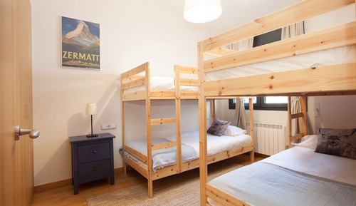 Superior Two Bedroom Apartment with Fireplace - 9 adults (5 minutes walking to ski area)