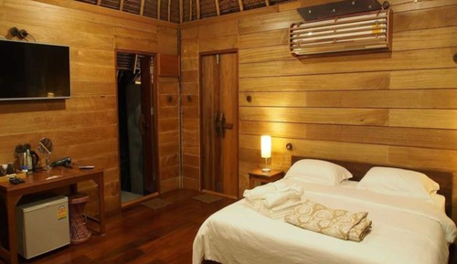 Waterfront Forest Bungalow