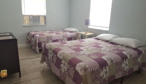 2 Bedroom Pink Cabin Half duplex # 10