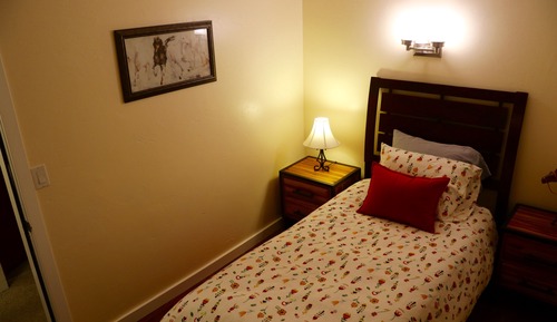 Comfort Room, 1 Twin Bed, Shared Bathroom
