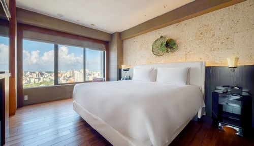 Suite, 1 King Bed (Regency)