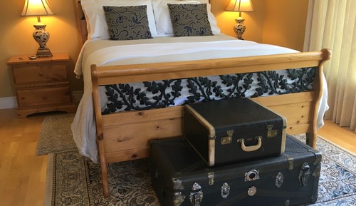 Luxury Suite, 1 Queen Bed, Pool View