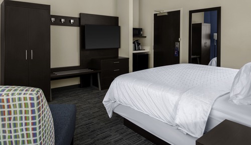 Standard Room, 1 King Bed, Ground Floor